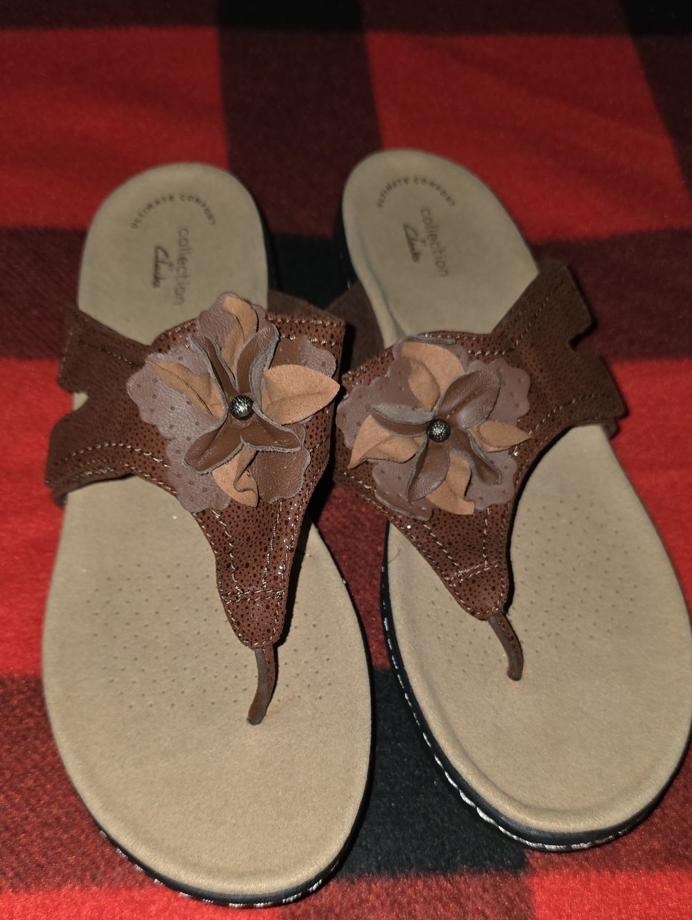 Clarks Women’s Floral Thong Sandals Size 9 – Never Worn